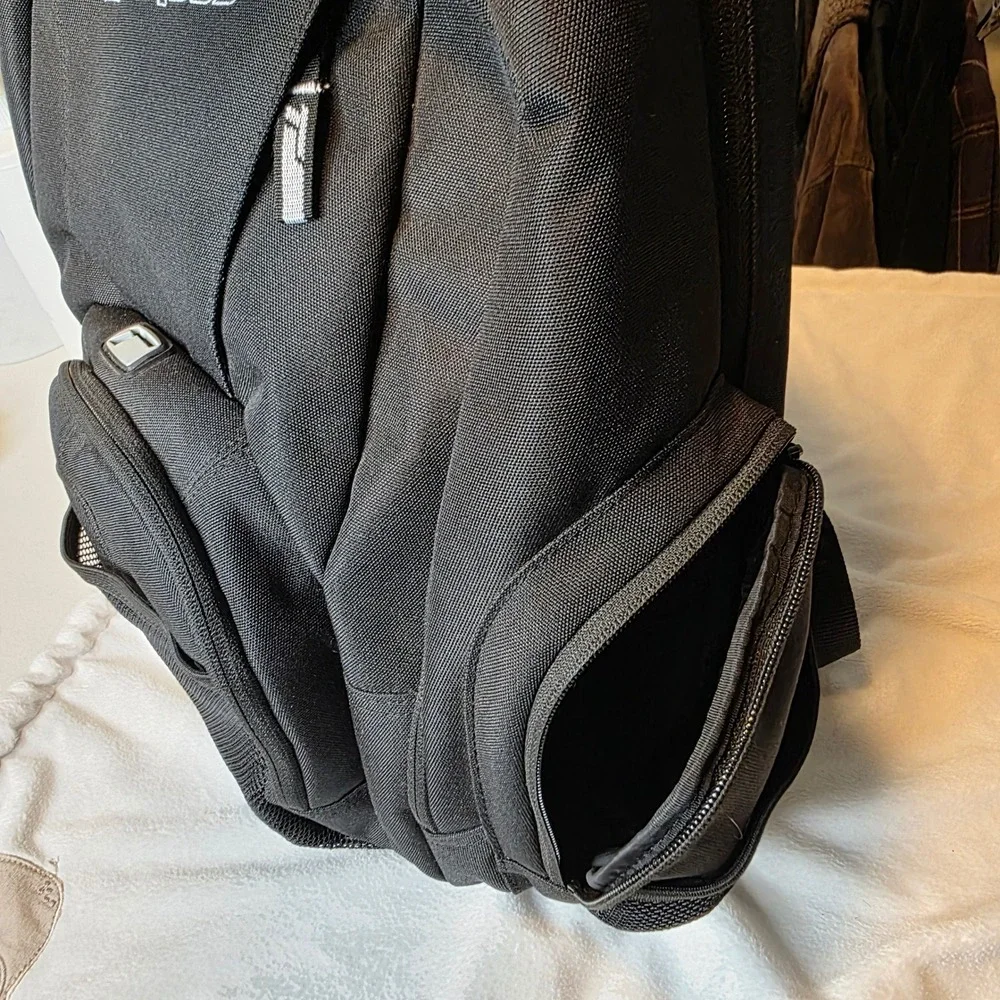Targus Groove Laptop Backpack‎ Black CVR600 Business Travel School Bag